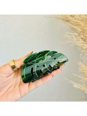 NEW ANTHROPOLOGIE Dark Green Gold Palm Monstera Leaf Plastic Hair Claw Clip